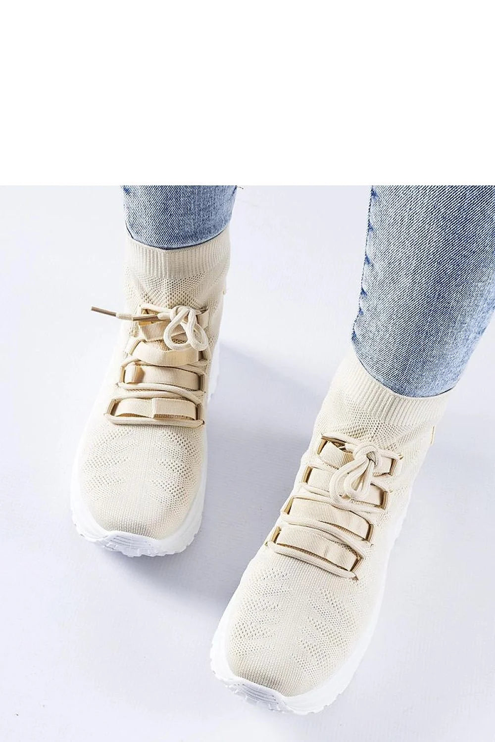 baskets montantes femmes moderne sportif beige crème semelle blanche respirant maille tricotée extensible col côtelé plateforme épaisse amorti adhérence urbain