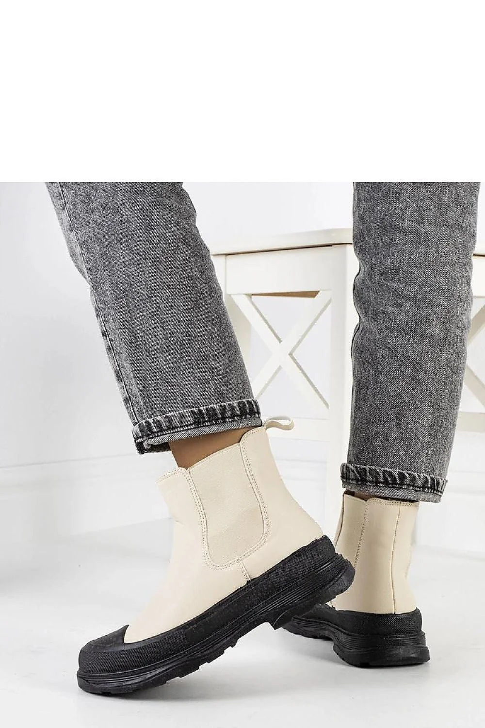 Bottines chelsea femmes Jodhpur Solea beige et noir élégantes confortables cuir simili doublées semelle caoutchouc