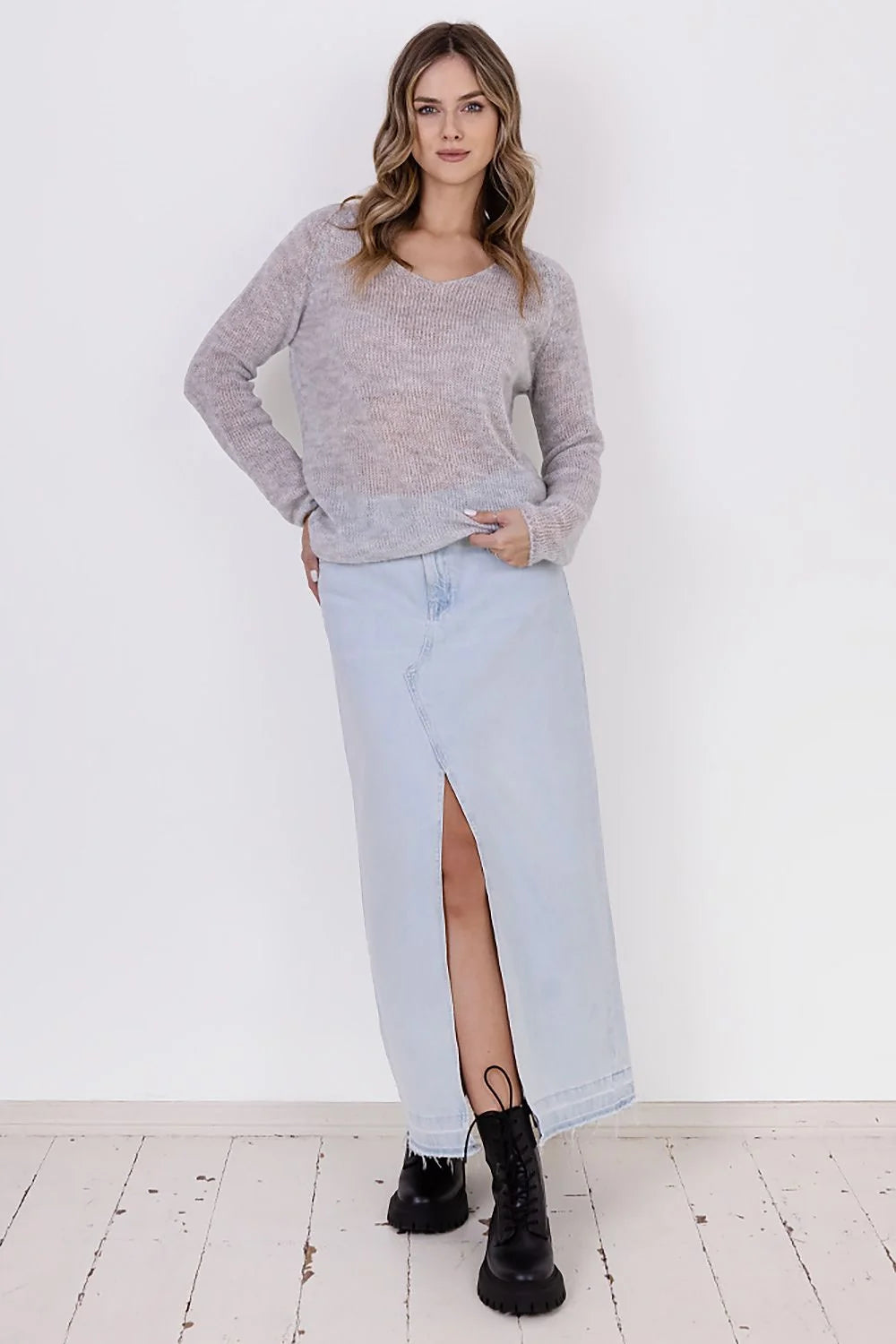 Tenue femme élégante casual Chandail col rond manches longues robe courte denim bleu ciel