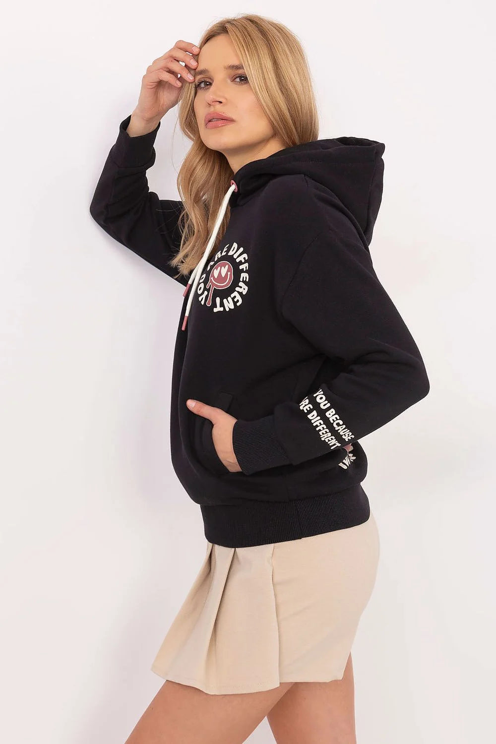 Sweatshirt pour femme à capuche style casual couleur noire motif graphique manches longues coupe ample coton polyester