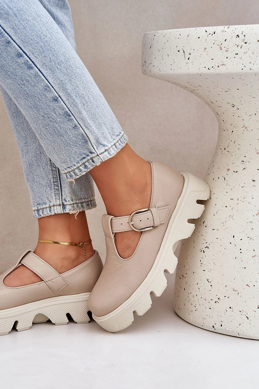 Chaussures basses T-bar style mode beige crème cuir naturel semelle plateforme amorti confort femmes