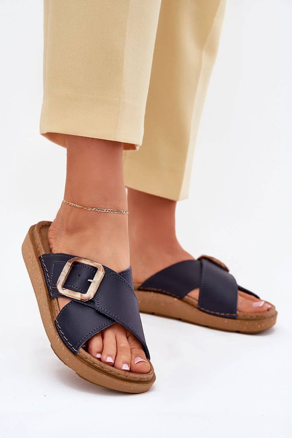 sandales femme bleu marine similicuir effet écaille mules brides croisées boucle ajustable coutures apparentes semelle plateforme liège coussinet anatomique antidérapante