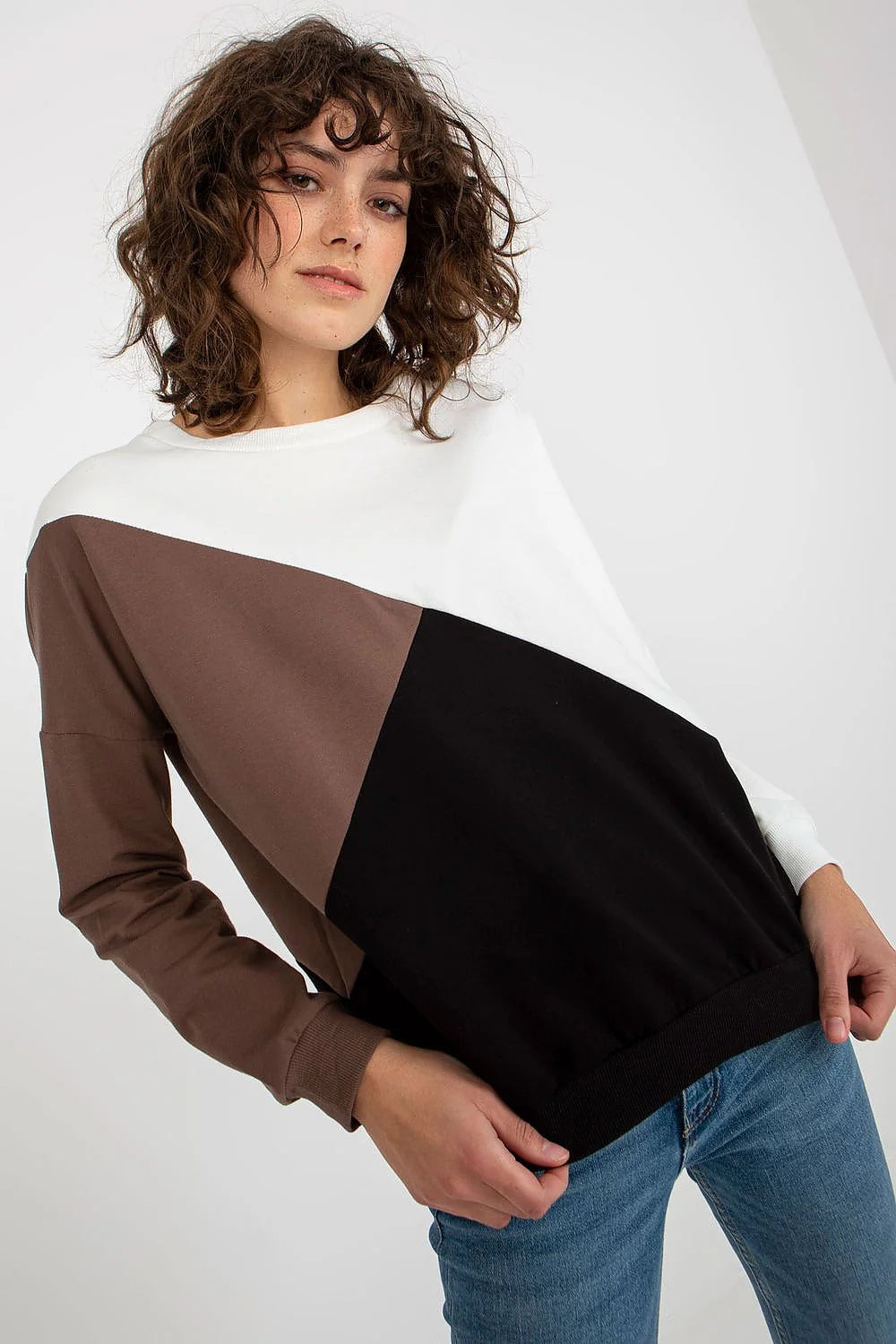 Sweatshirt femme moderne longues manches asymétrique couleurs contrastées coton 90% elastane 10% style casual