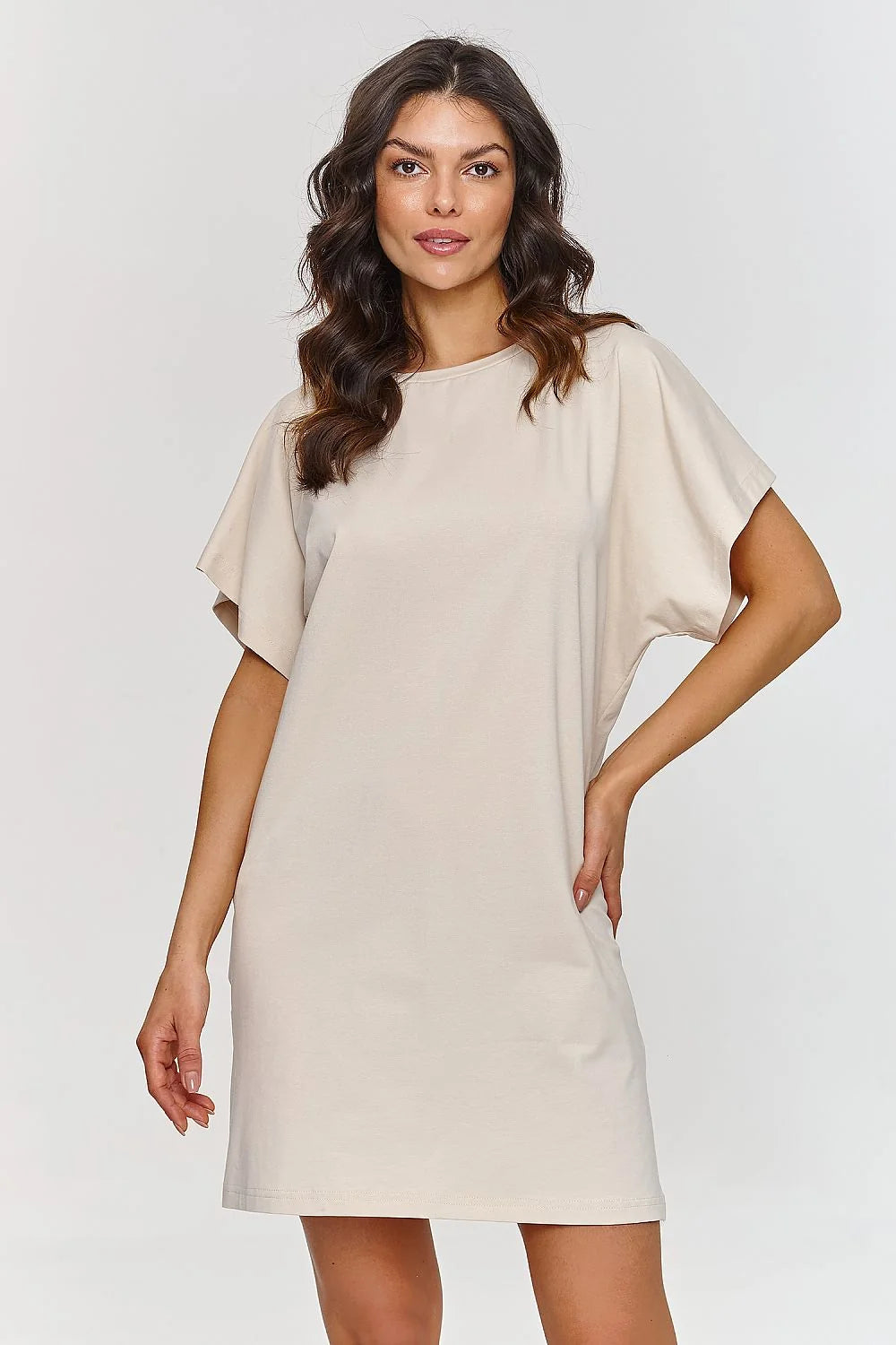 Robe de jour Makadamia en coton beige manches courtes encolure ronde coupe droite femme confortable mode décontractée