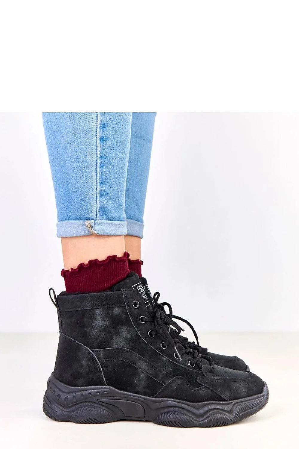 bottines montantes chunky noires suédine effet daim fourrure intérieure chaude plateforme 4cm lacets zip latéral semelle antidérapante confortable urbaine moderne