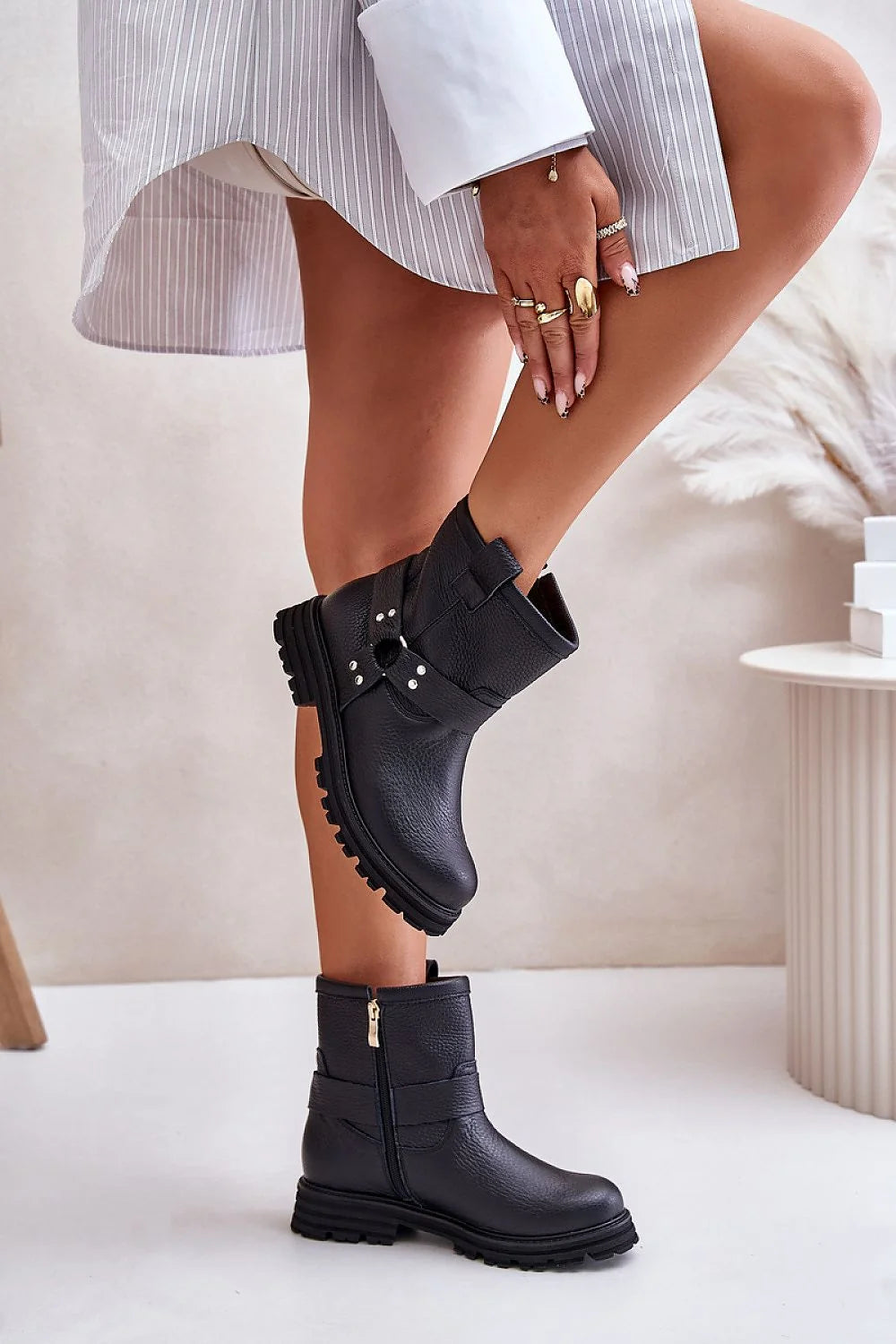 Bottines pour femmes cuir naturel talon plateforme design moderne biker style élégant taille ajustable occasion quotidienne ville