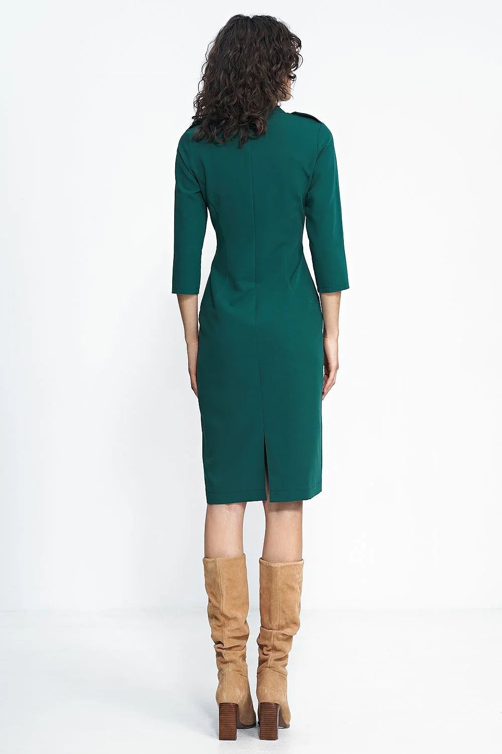 Robe de jour élégante coupe droite épaules tombantes manches 3/4 couleur vert émeraude matière stretch taille ajustable femmes