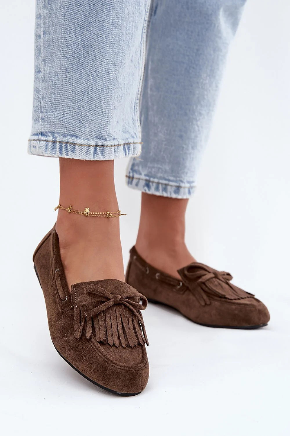 mocassins femme daim marron chocolat bout rond semelle fine franges kiltie noeud décoratif coutures apparentes slipon caoutchouc antidérapante casual chic