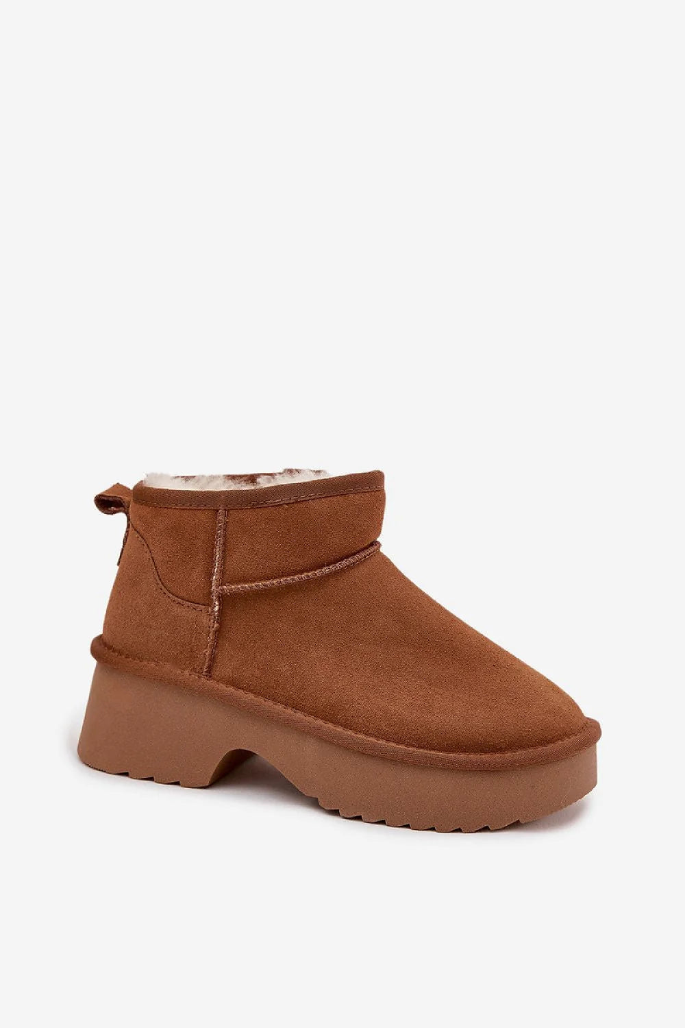 bottes neige femme suédine cognac fourrées plateforme crantée gomme tige cheville bout arrondi col replié confortables chaudes isolantes adhérence stables