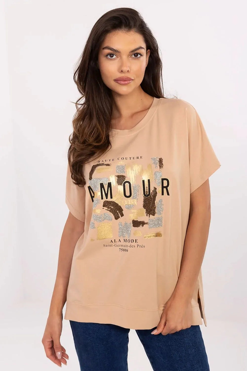 T-shirt femme design graphique LOVE HAUTE COUTURE Parisienne beige tissu doux ample manches courtes fentes latérales mode casual-chic
