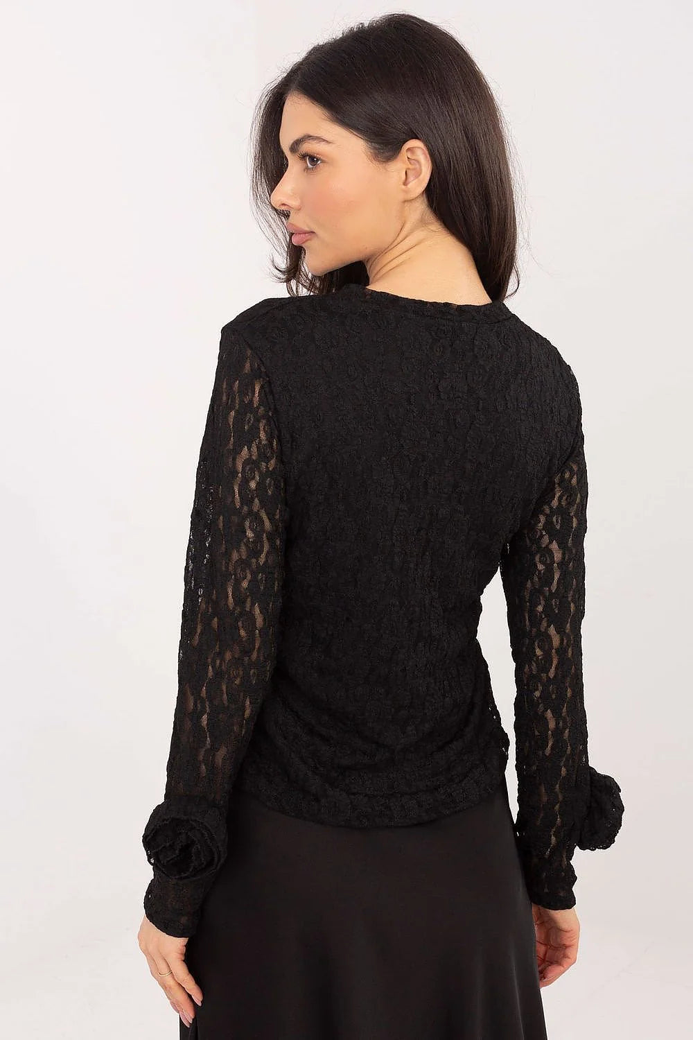 blouse dentelle noire manches longues col rond corps doublé cintrée féminine élégante texturée rosaces poignets viscose extensible confortable soirée