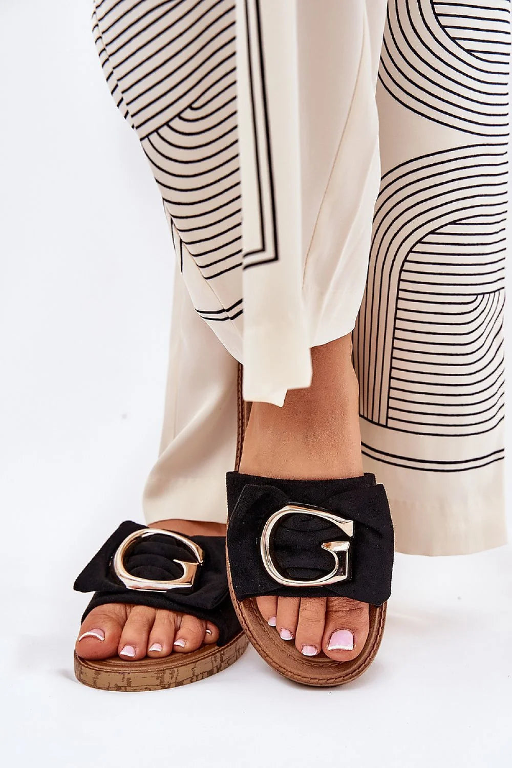 Sandales mules femmes cuir suédé écologique doré motif G talon 1.5 cm été 2023