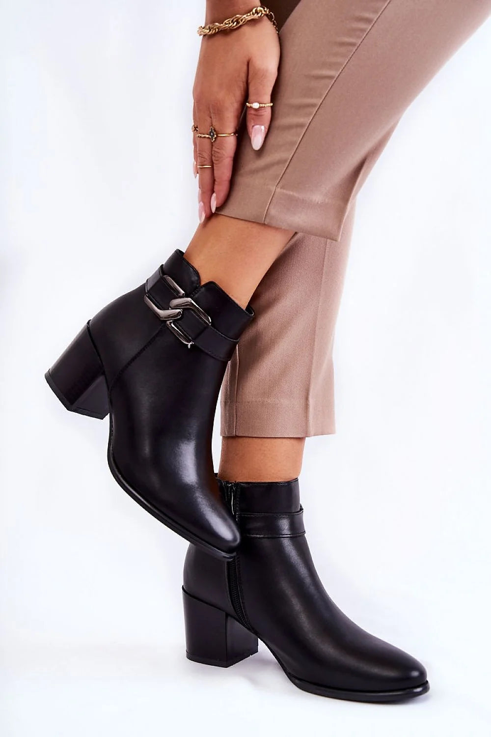 Bottes à talons écolabellisées pour femmes cuir noir lisse style élégant talon bloc 5-7cm coupe sur le mollet fermeture boucle métalliqueemode sophistiquée