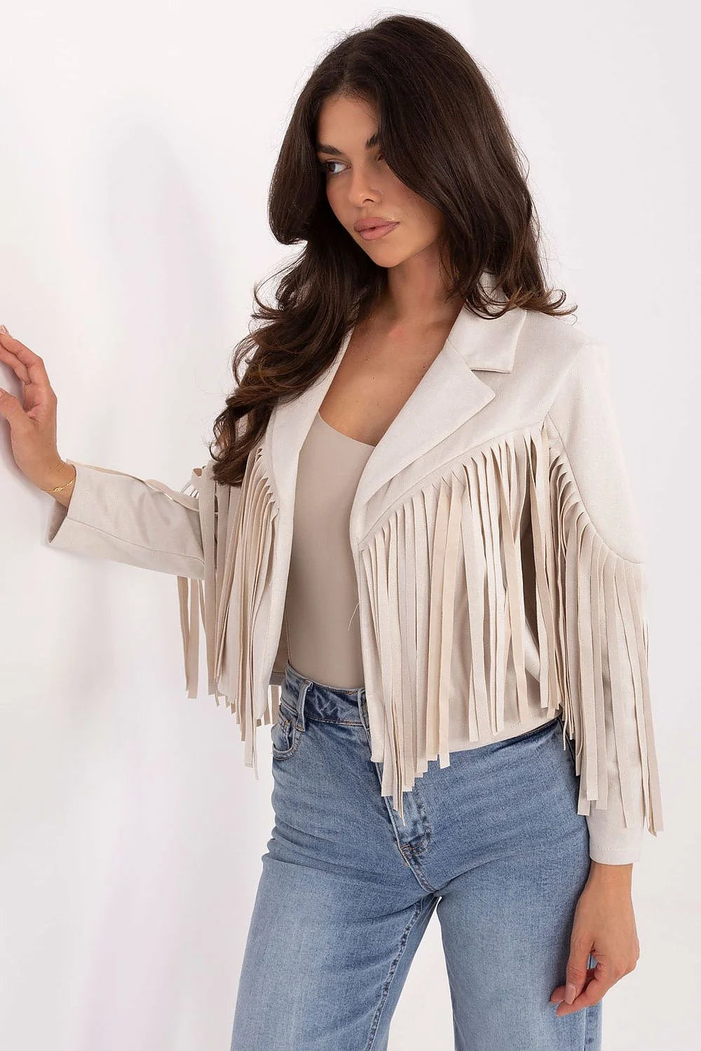 veste blazer femme courte suédine beige franges longues buste manches col tailleur coupe droite cropped bohème western élégante