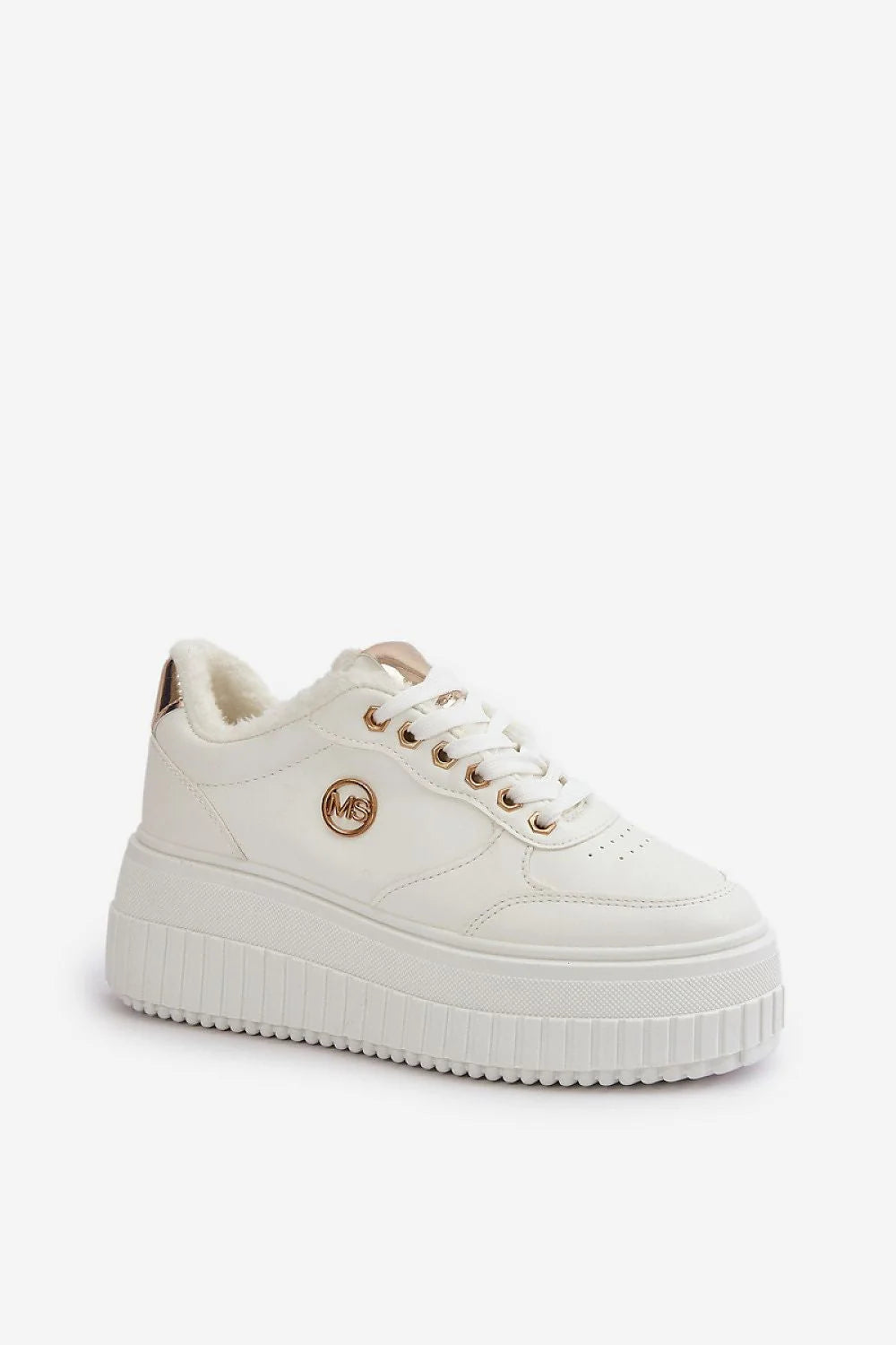 Chaussures de sport féminines modernes en cuir synthétique blanc, semelles compensées, finitions dorées, logo métallique, fourrure intérieure, coupe basse, style polyvalent
