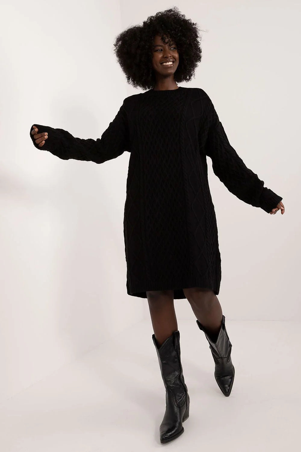 Robe pull femme style décontracté chic maille torsadée manches longues couleur noire laine acrylique texture unique