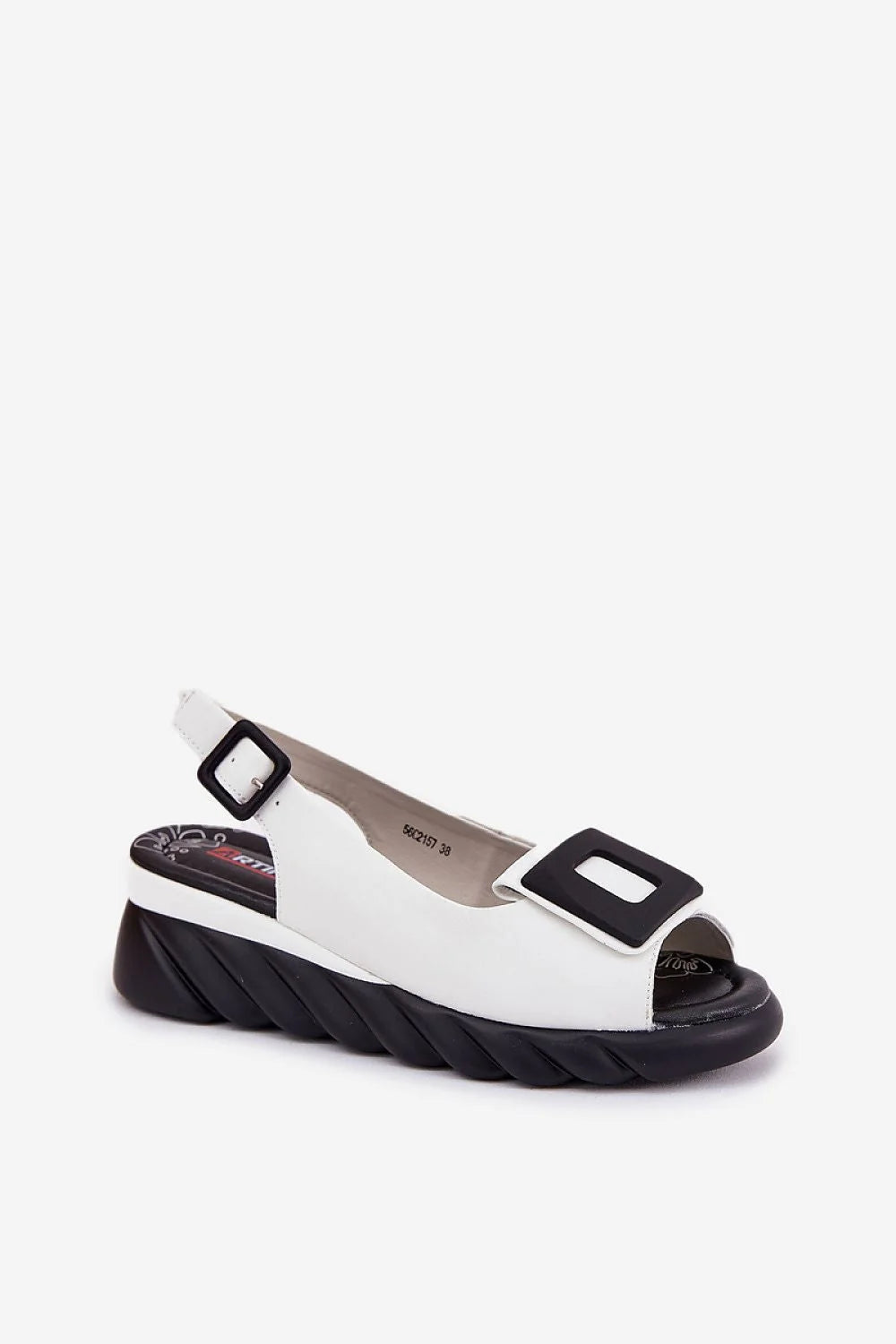 Sandales compensées pour femme cuir blanc design audacieux détails ornementaux confort tout confort style moderne