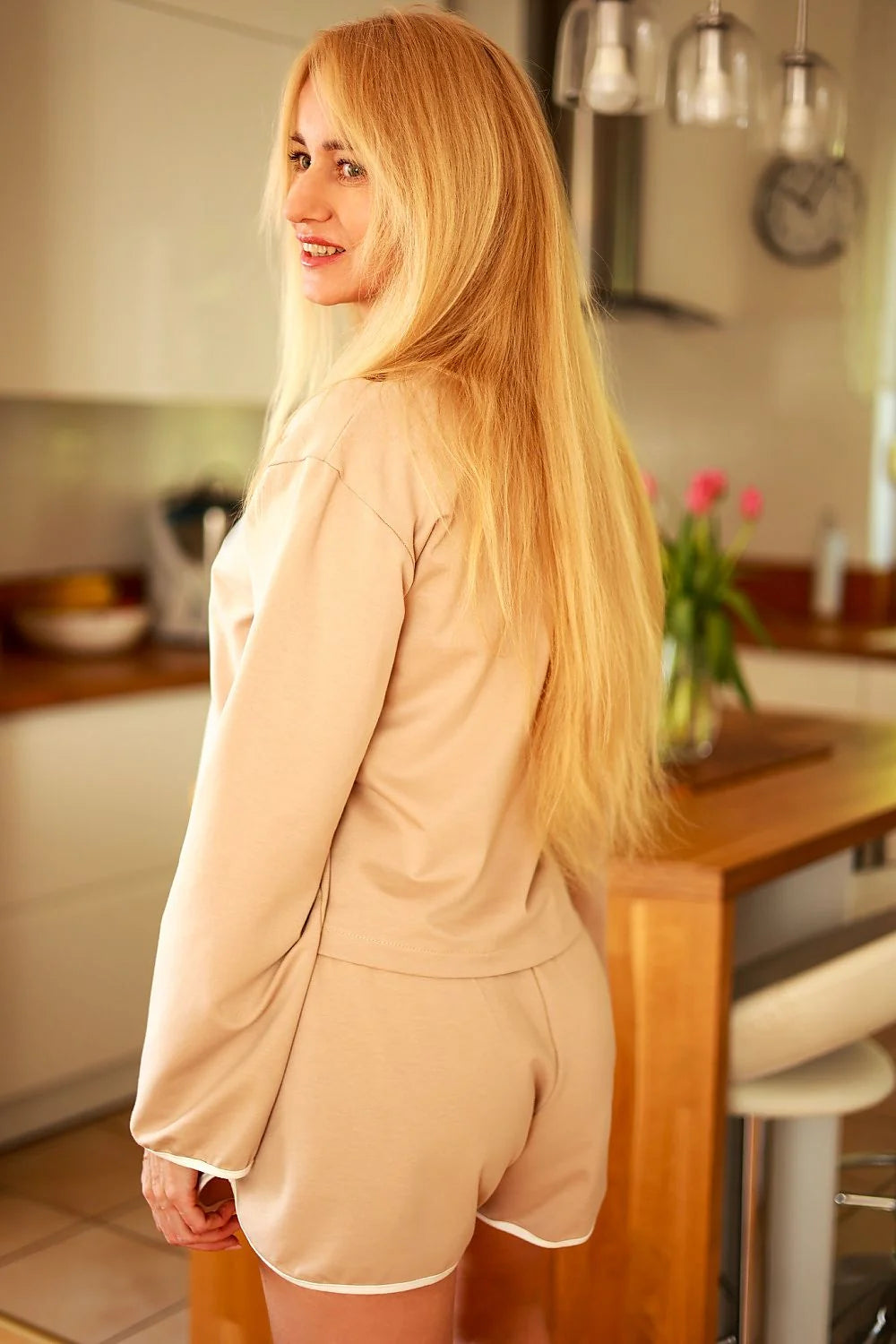 Ensemble de pyjama femme longues manches taille élastique couleurs neutres matériaux doux loungewear confortable