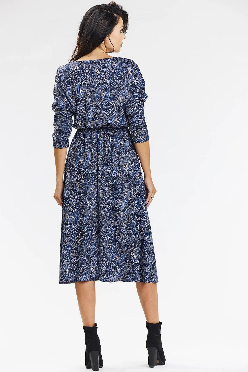 Robe féminine classique imprimé paisley bleu marine manches longues encolure ronde taille ajustée femme