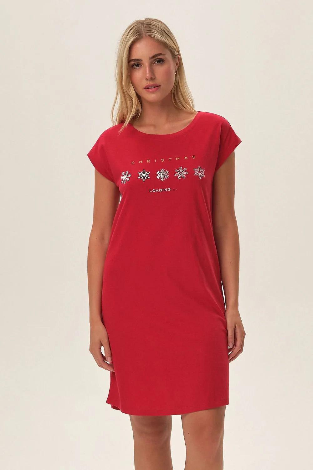 Chemise de nuit féminine rouge motif Noël Christmas loading flocons de neige en coton 100% manches courtes col rond taille ajustable