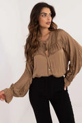 Chemise manche longue Och Bella beige ample encolure ronde en V liée volants manches rondes viscose femme