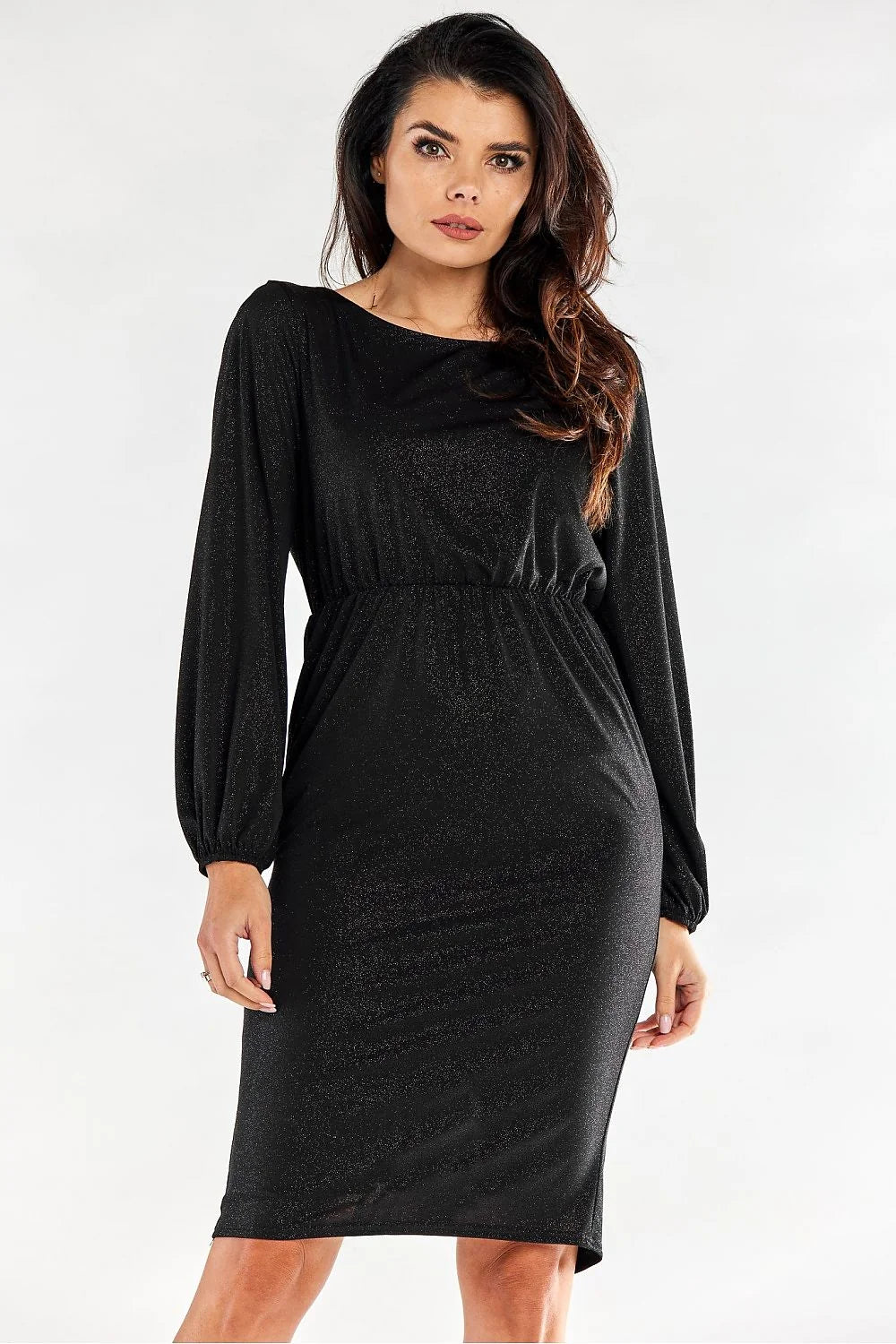 robe soirée élégante fuchsia pailletée stretch coupe ajustée midi encolure ronde manches longues bouffantes poignets élastiqués taille élastique cintrée soyeuse