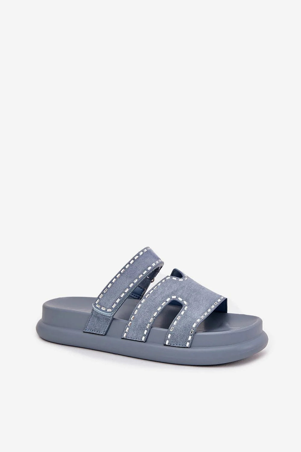 Sandales femmes modernes design minimaliste bandes ajustables couleur gris clair semelle épaisse confort toute la journée été