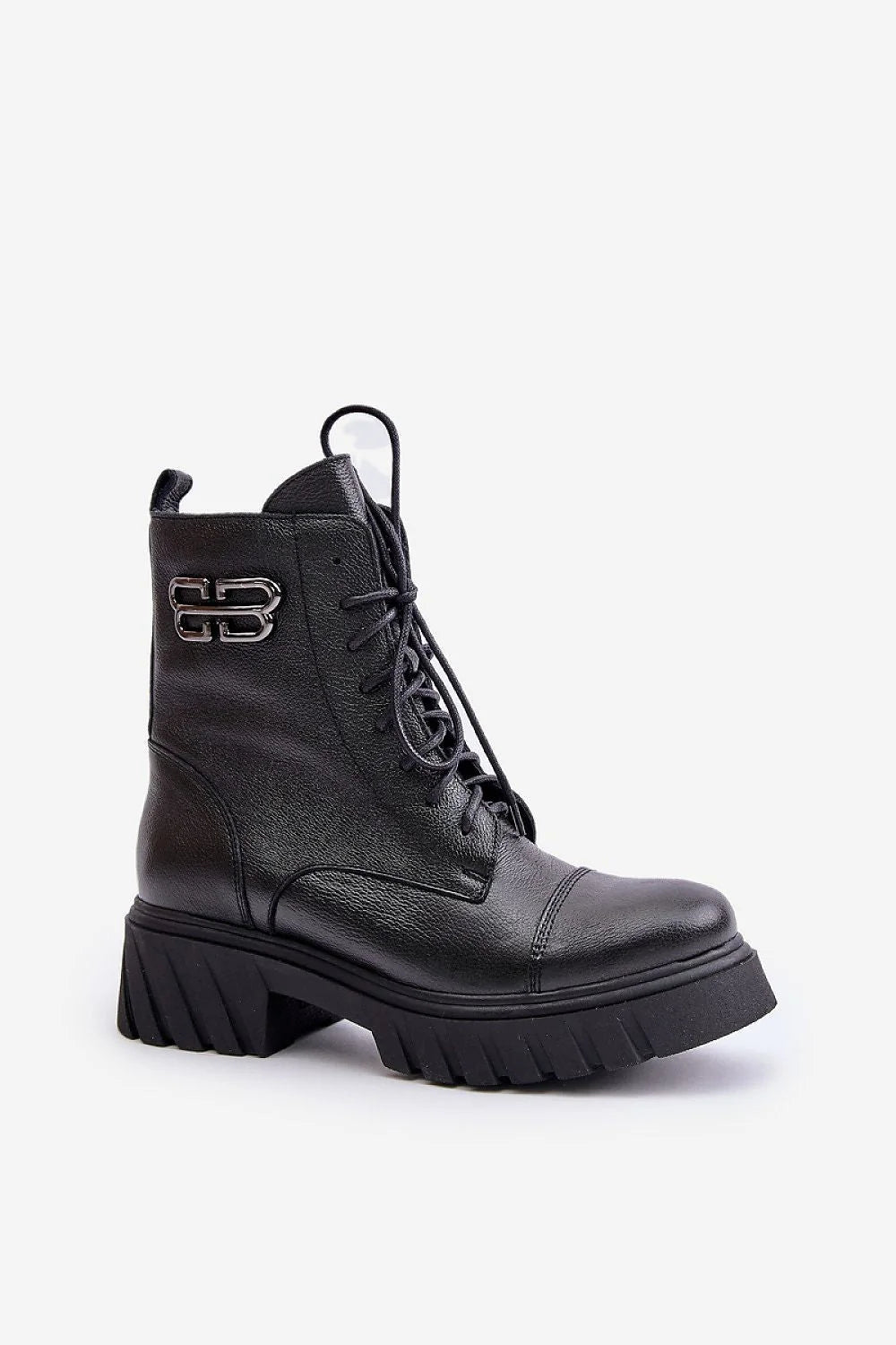 Bottines pour femme en cuir naturel design audacieux détails métalliques style urbain automne hiver