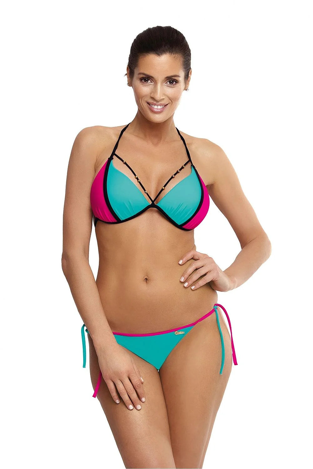 Maillot de bain deux pièces en nylon ultra-féminin, design séduisant parfait pour plage ensoleillée