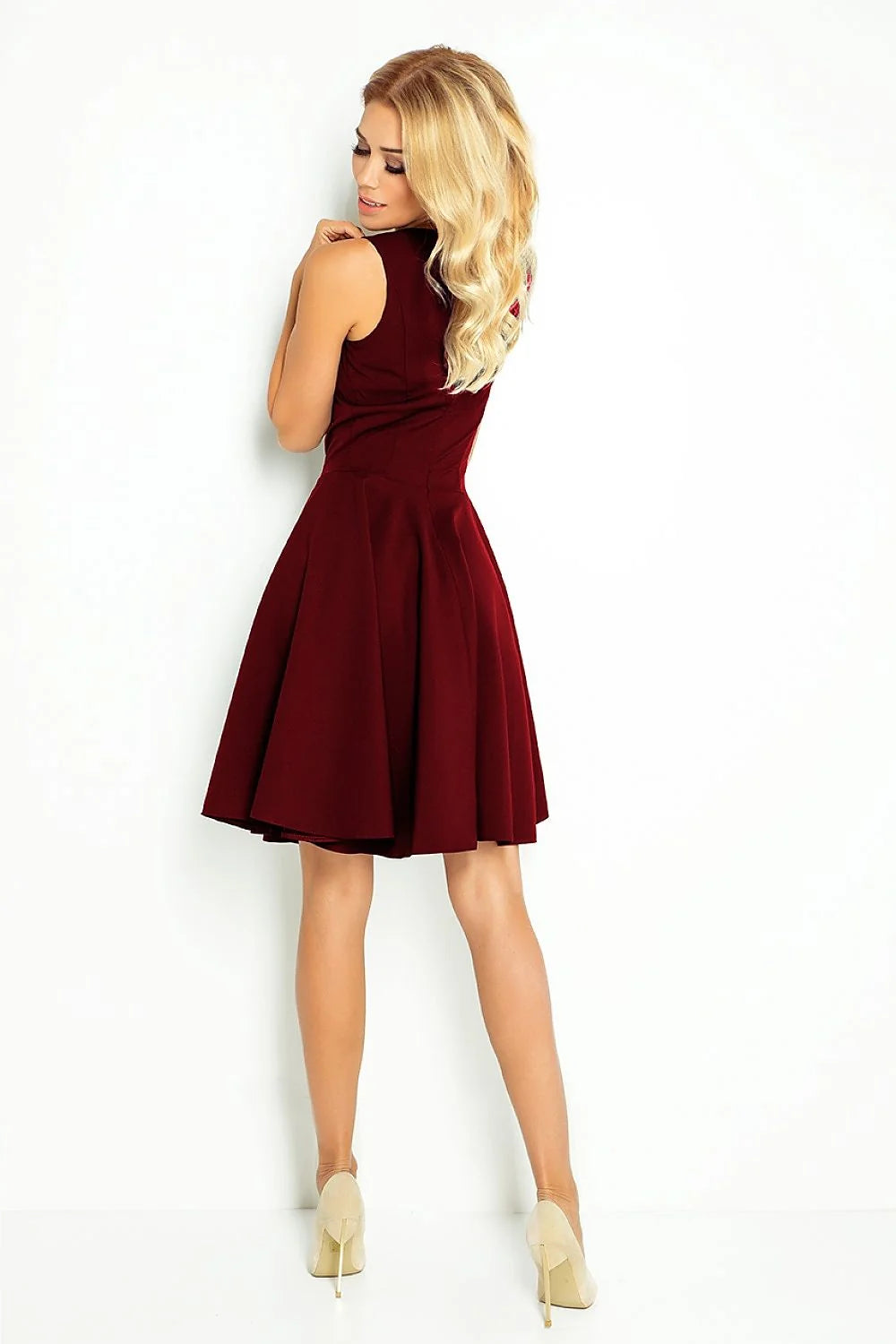 Robe de cocktail élégante couleur bordeaux Numoco coupe évasée décolleté cœur sans manches occasion formelle femmes