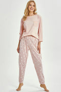 pyjama femme deux pièces jersey doux rose pâle haut manches trois quarts col rond poche poitrine ornée dentelle pantalon imprimé