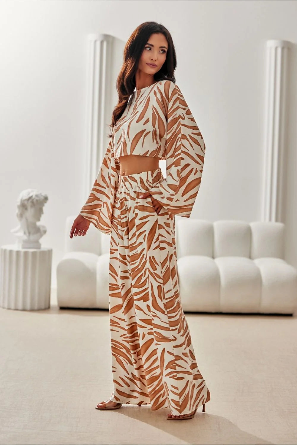 Ensemble femme élégant décontracté motif animalier beige blanc tissu respirant coupe ample manches longues short taille élastique