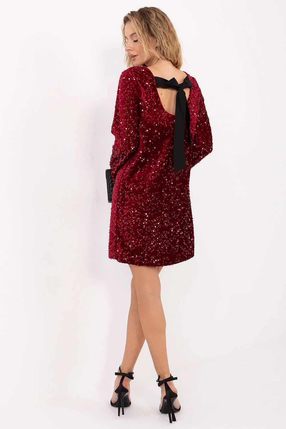 robe mini velours bordeaux paillettes brillantes coupe droite manches longues col rond dos décolleté nœud ajustée lisse polyester soirée glamour