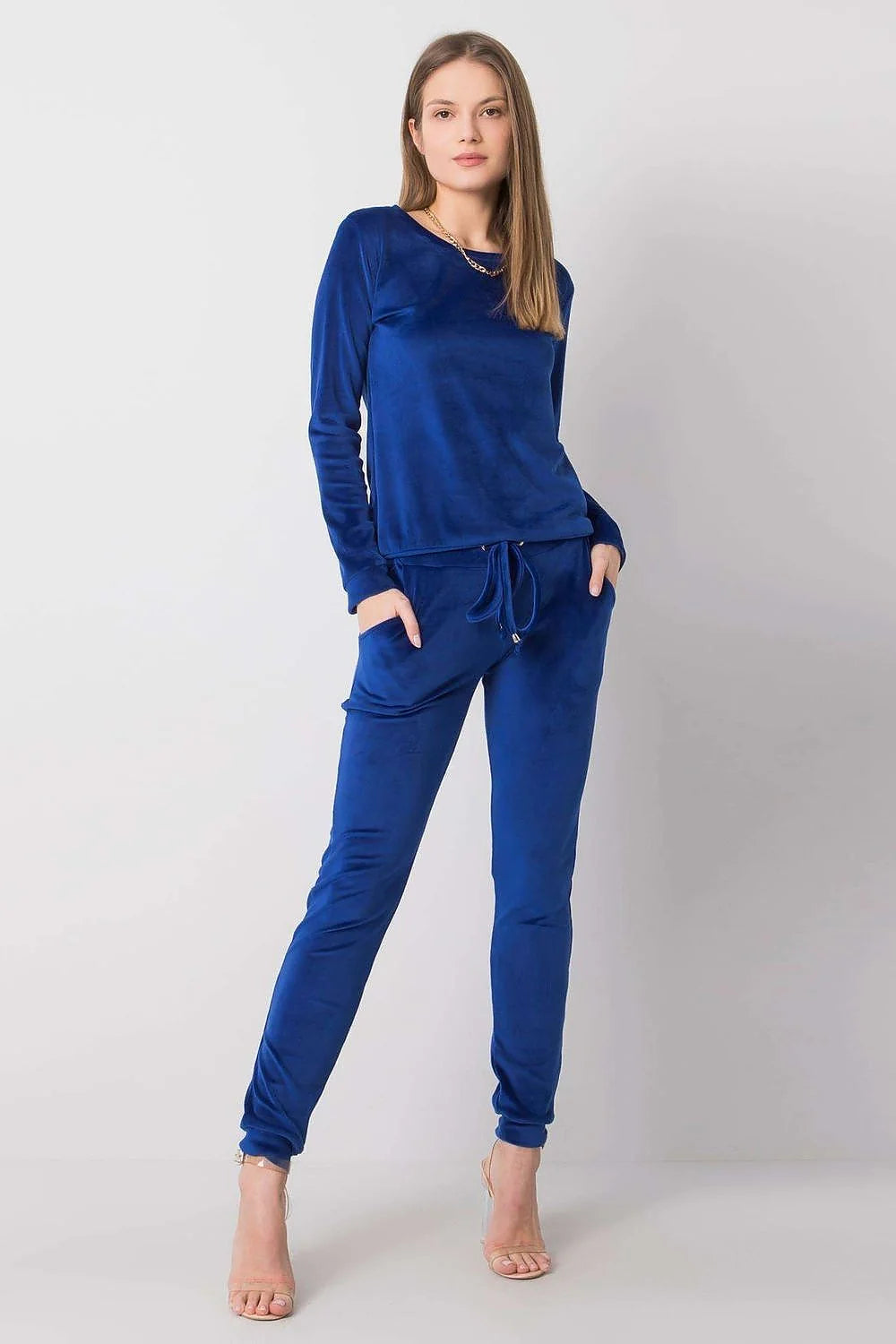 ensemble femme moderne velours oversize blouse pantalon manches longues coupe ample jogger fuselé taille élastique bas resserré beige
