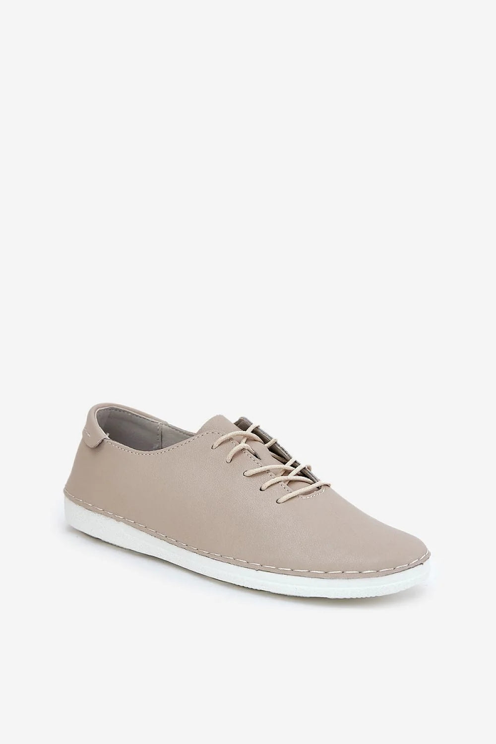 baskets basses femme cuir naturel lisse beige taupe bout arrondi lacets assortis semelle blanche caoutchouc couture apparente légère confortable durable