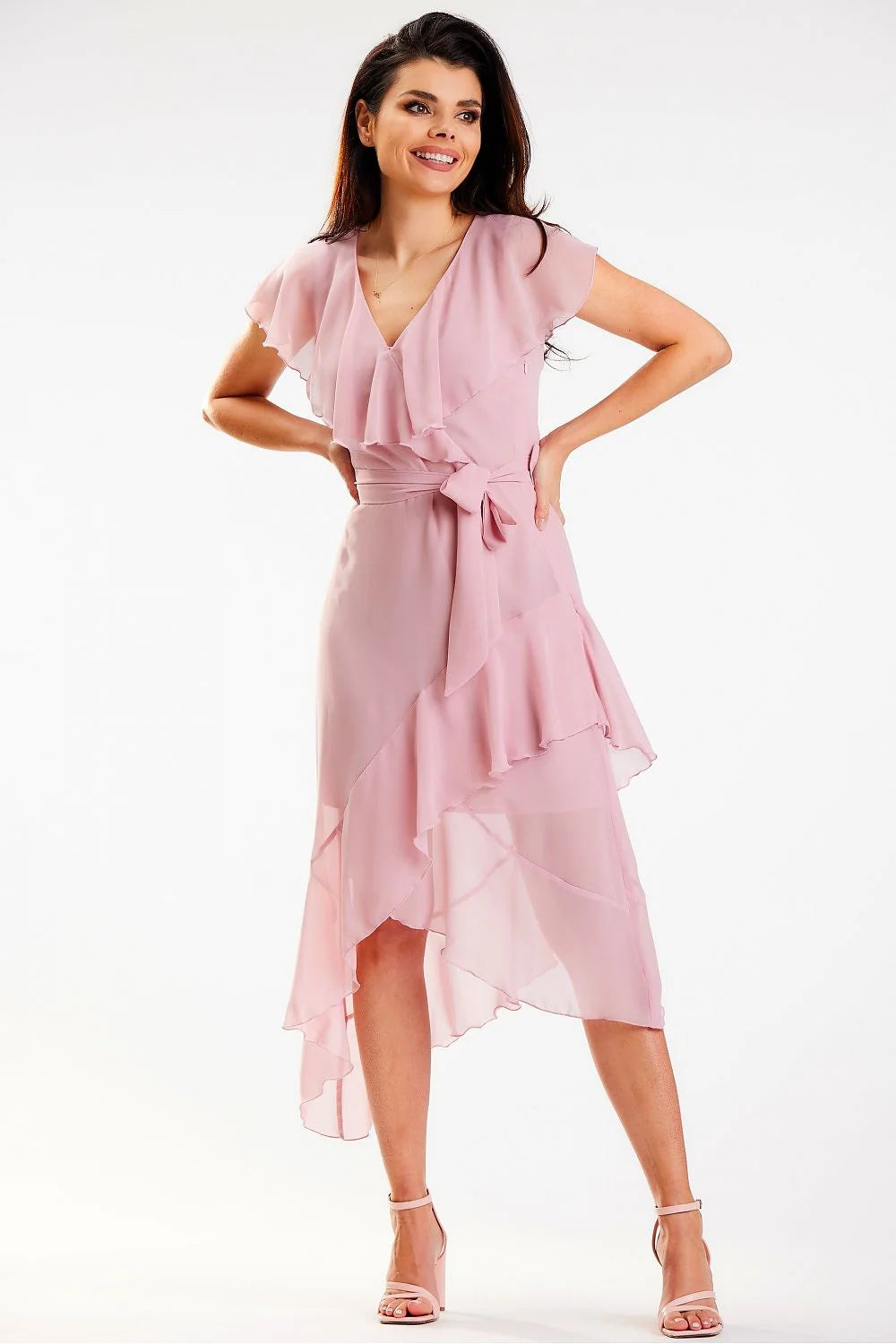 Robe portefeuille élégante en chiffon rose pâle avec volants asymétriques, ceinture en tissu, col V, polyester 100%, taille ajustable, femme