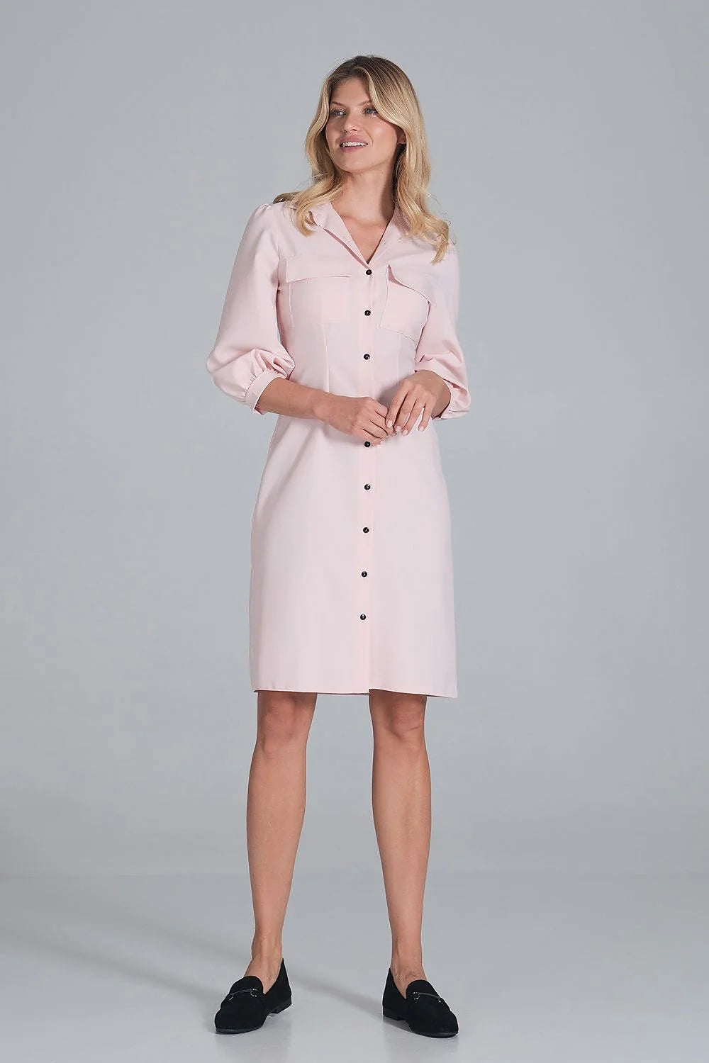 robe chemise midi beige polyester coupe semi ajustée col revers manches troisquarts bouffantes poignets boutonnés poches poitrine boutons noirs