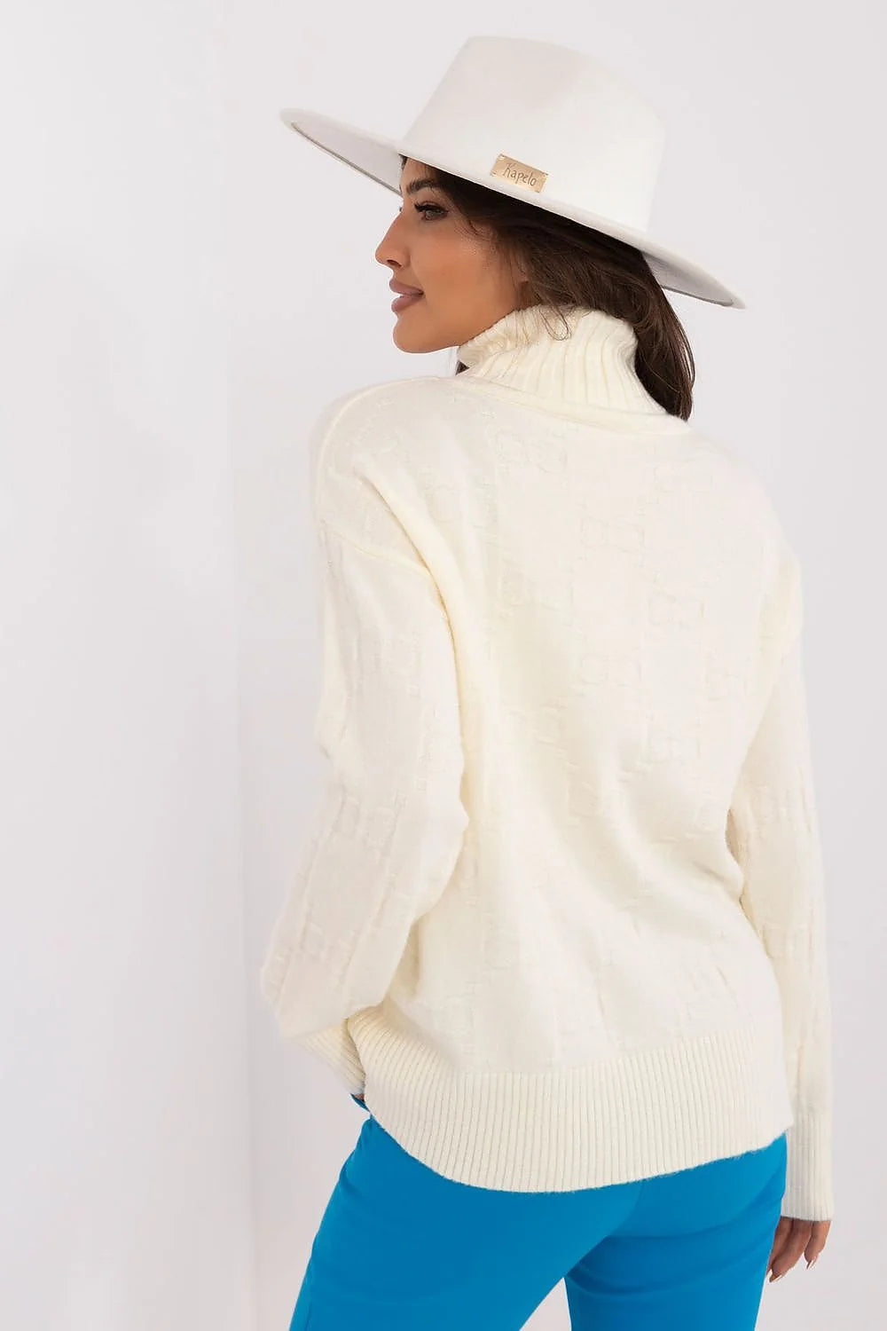 pull col roulé femme oversize écru maille douce ample hanches jacquard tonale bords côtes épais manches longues ballon