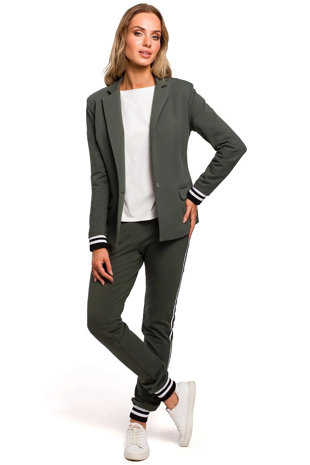Blazer femme tissu camel moderne élégant manches rayées chic décontracté coupe ajustée mode tendance