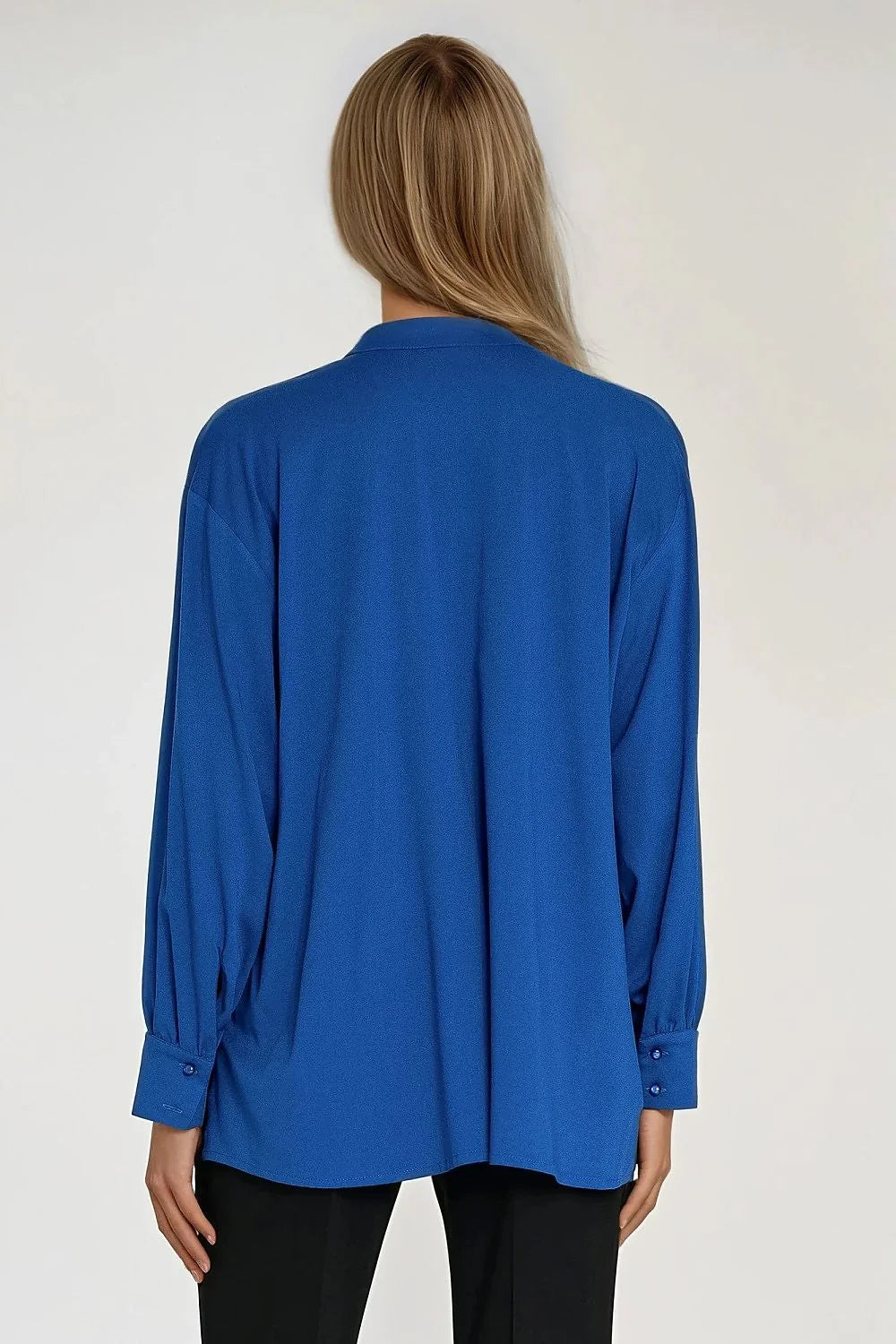 chemisier oversize viscose légère fluide crêpe bleu roi décolleté goutte bouton col officier fronces poignets boutonnés coupe ample