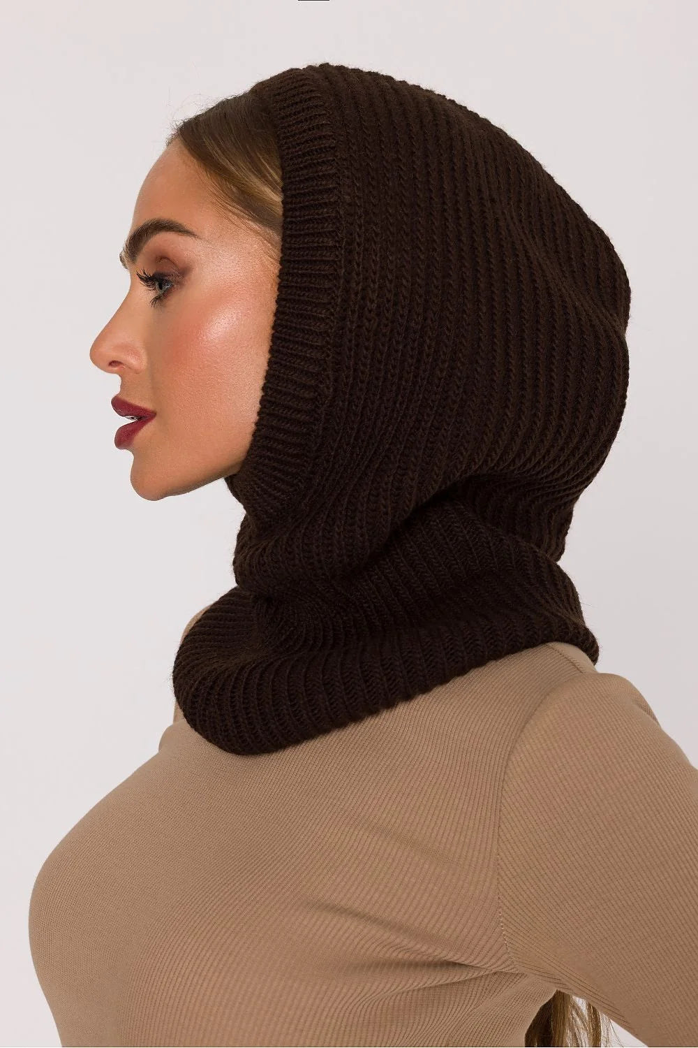 balaclava cagoule snood tubulaire côtelée tricotée marron foncé thermique isolante extensible ajustée col montant confortable douce respirante urbaine