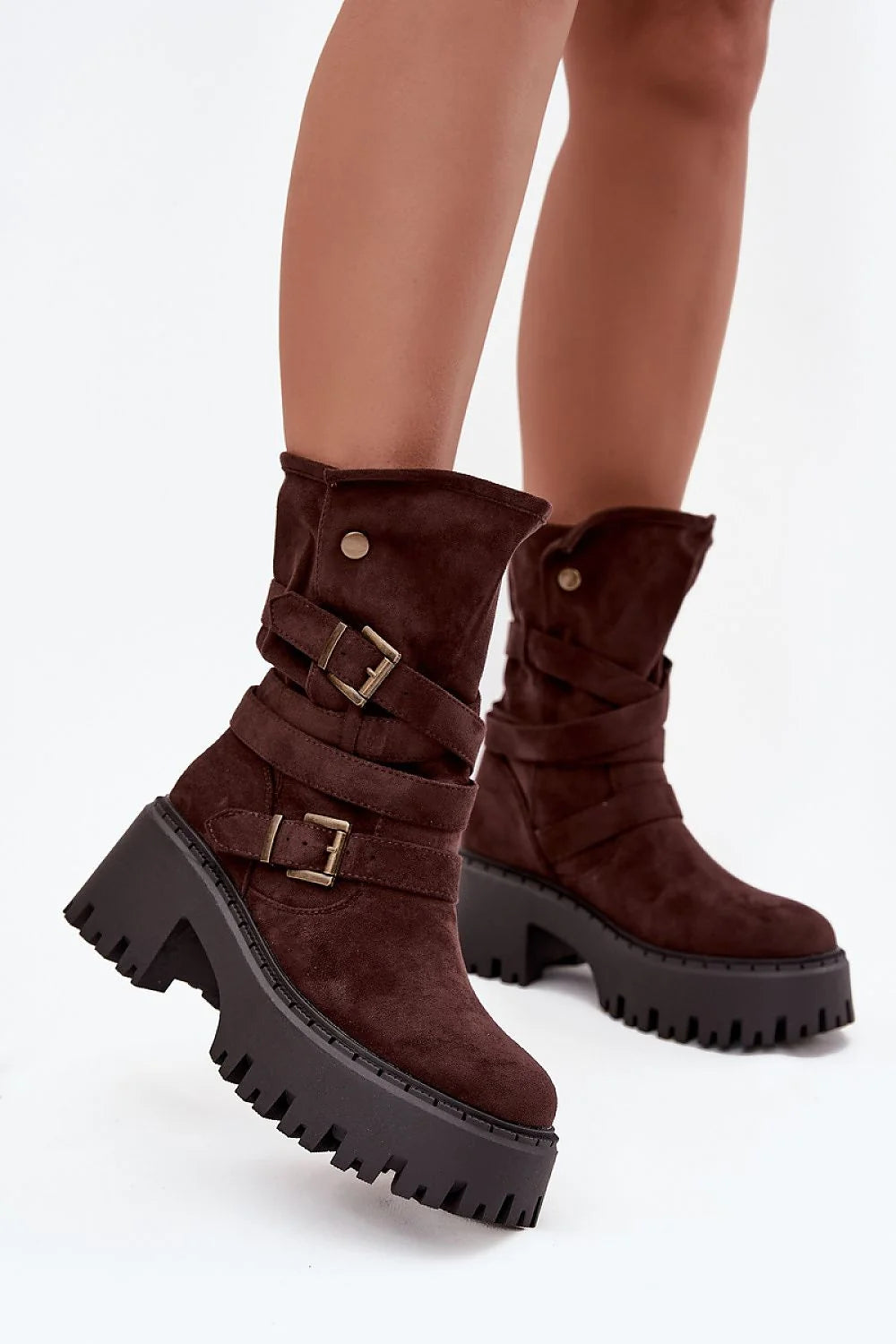 bottines femme suédine écologique marron biker motard mihaute tige talon 7cm massif bride tressée boucles dorées semelle crantée