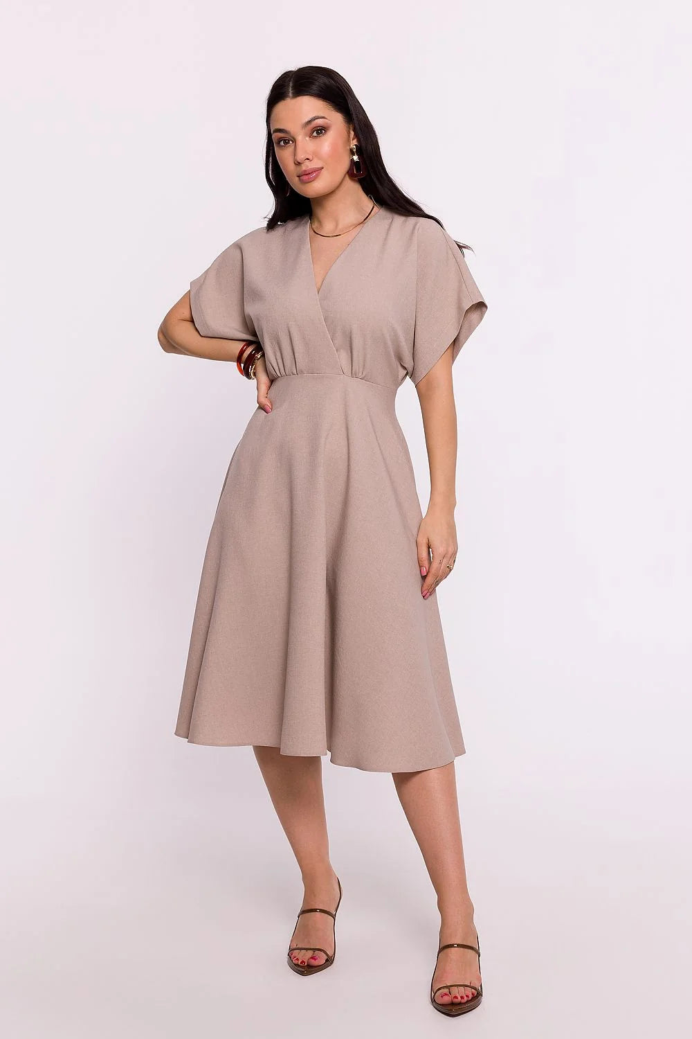 Robe de jour élégante en tissu Be Wear coupe évasée encolure V manches courtes batwing beige femmes occasionnels