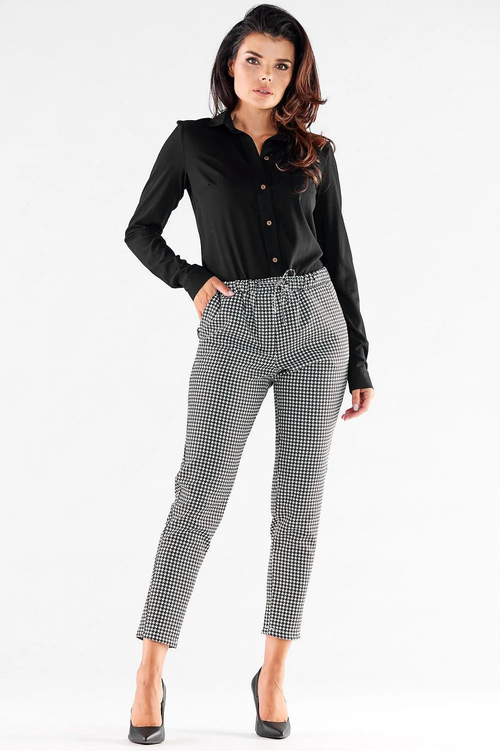pantalon femme awama pieddepoule bicolore cigarette ajustee cheville mihaute taille elastique cordon poches laterales tissu souple polyester viscose confortable