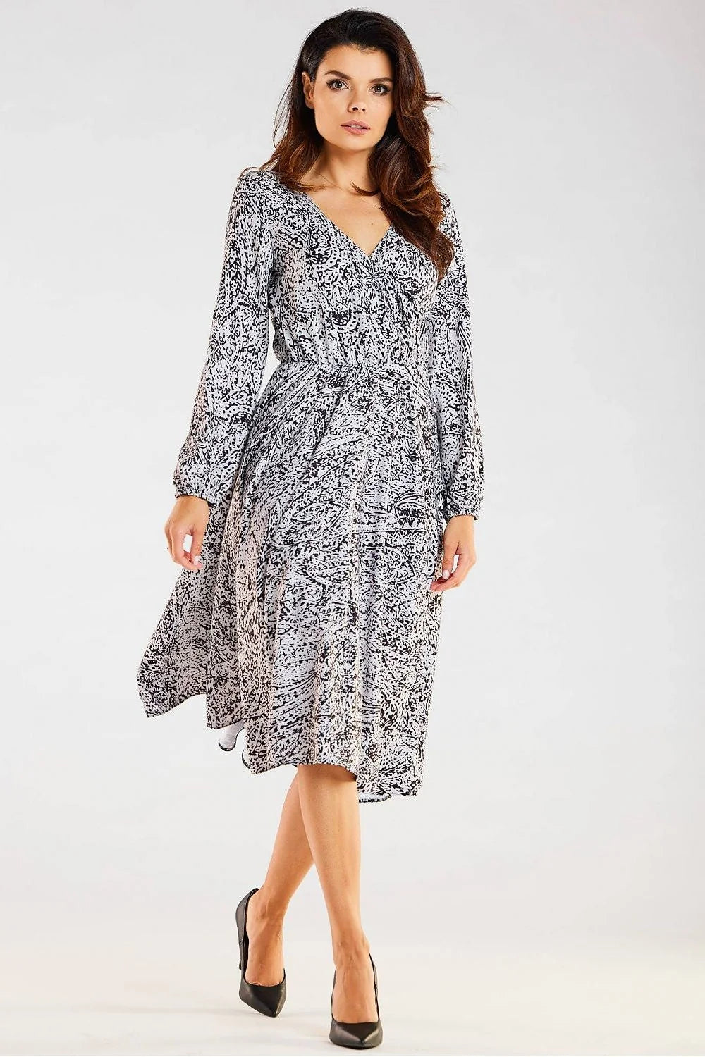 robe midi soie imprimée paisley bleu marine col V manches longues bouffantes taille froncée ceinture intégrée