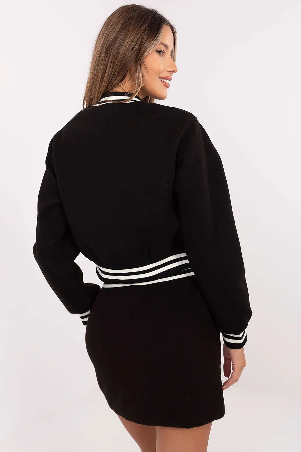 Ensemble femme universitaire élégant moderne veste jupe noir blanc logo P coton ajusté sportif occasion décontractée