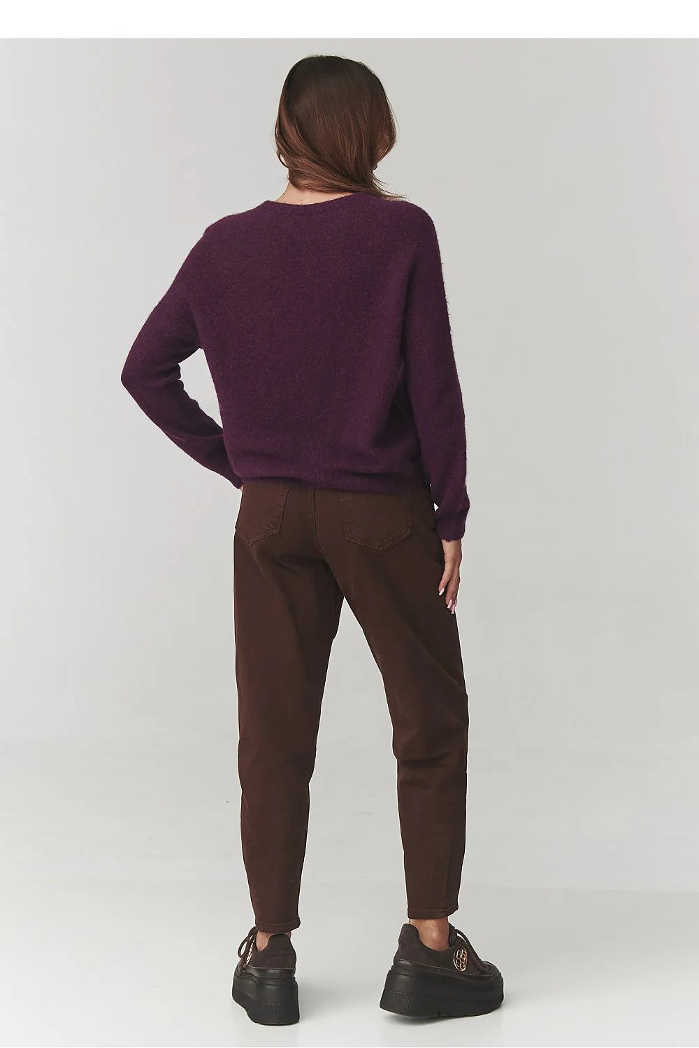 pull col rond femme élégant doux maille duveteuse prune coupe ample épaules tombantes manches larges bords côtelés italien automne chic
