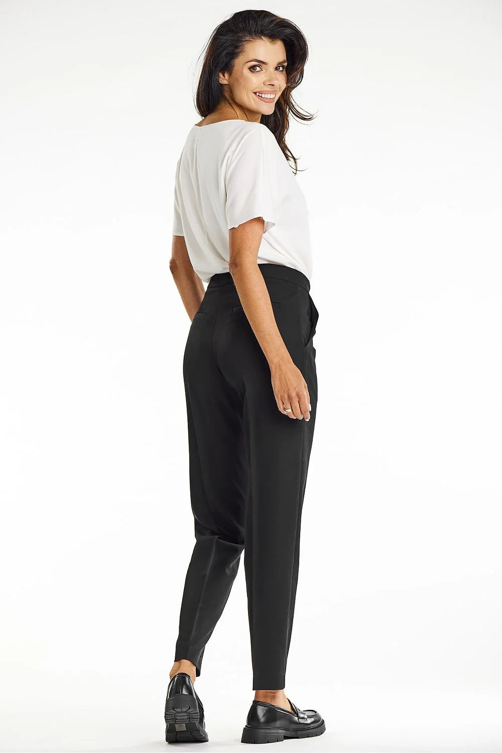pantalon cigarette femme taille haute coupe droite noir viscosé structuré plis marqués poches latérales taille cintrée longueur cheville Awama