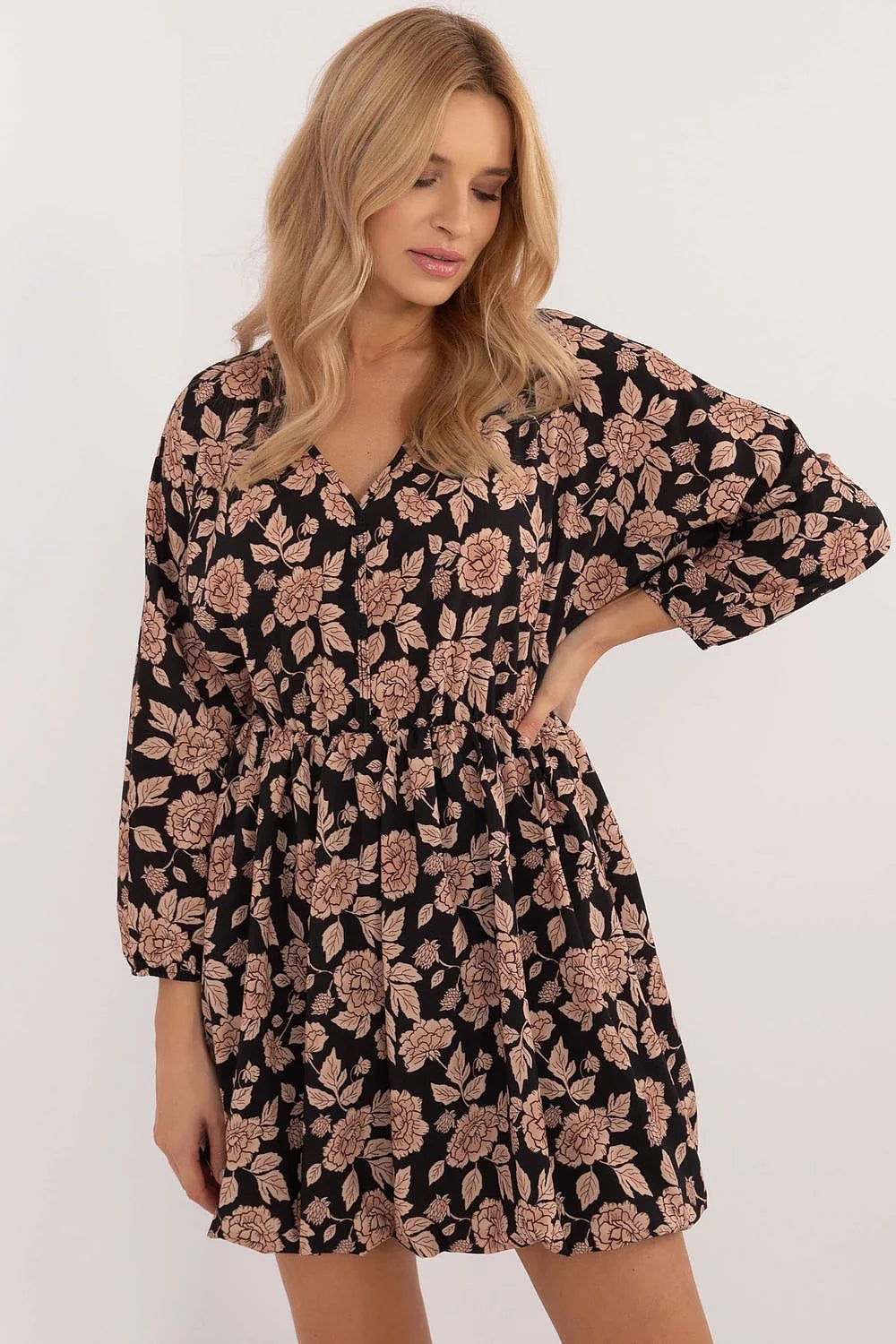 Robe femme imprimé floral audacieux style romantique coupe ample confortable matière douce taille structurée