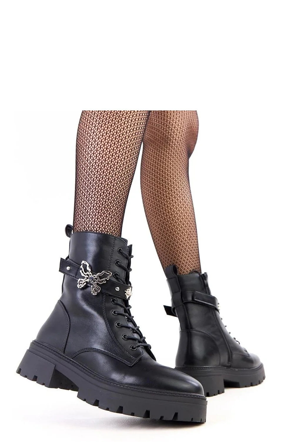 bottines rangers femme simili cuir mat noires crantées semelle plateforme talonstable tigehaute cheville laçage fermetureeclair bridecloutée bouclepapillon doublure